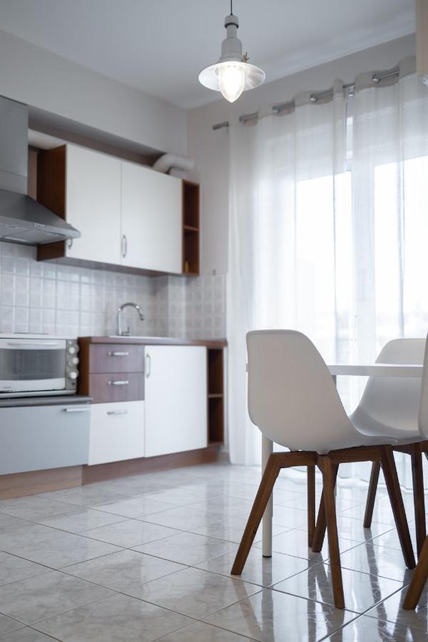 Central Apartment With Parking Larissa Exterior foto